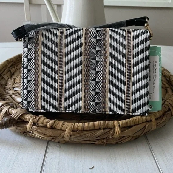 ✨NWT Urban Expressions Aleda Vegan Woven Flap Crossbody Bag✨ - Picture 2 of 8